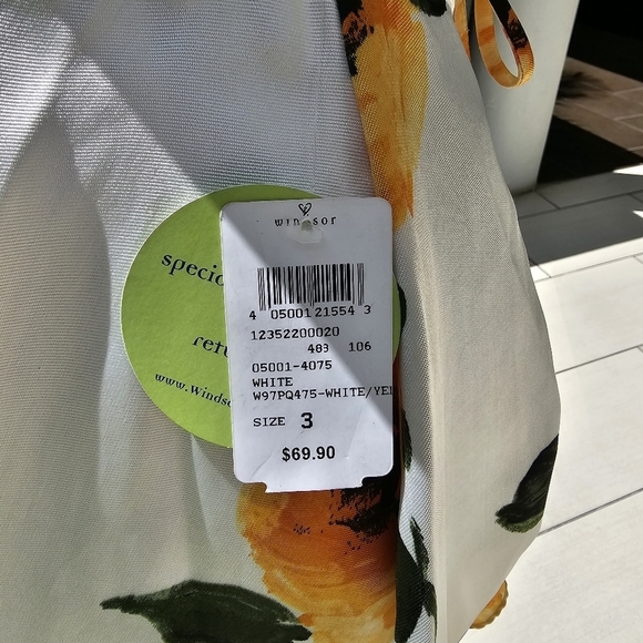 Windsor ✦ Floral Fit & Flare Dress ✦ White & Yellow Summer Print w/ Lace-Up Back - Picture 13 of 17